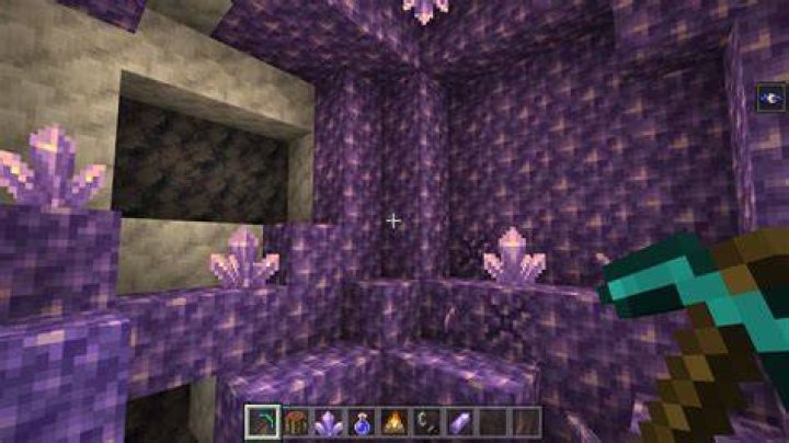 Where can amethyst be found in minecraft